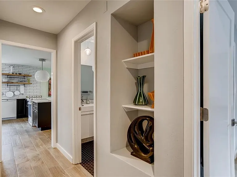 2403 Aldford Dr — Photo 16