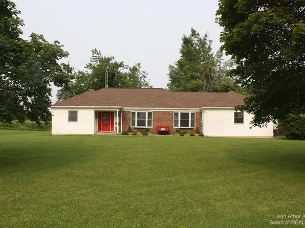 8222 Parker Rd, Saline, MI 48176