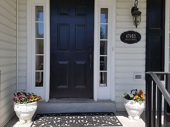 3rd image of 47485 Saulty Dr