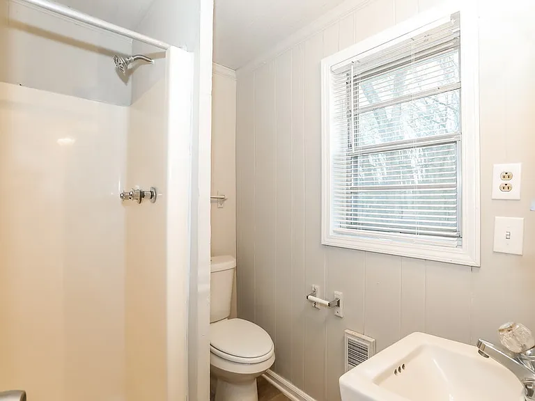 627 Grayson Pkwy — Photo 8