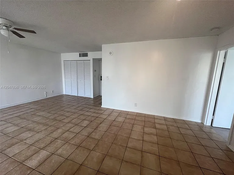 17011 N Bay Rd #816 — Photo 5