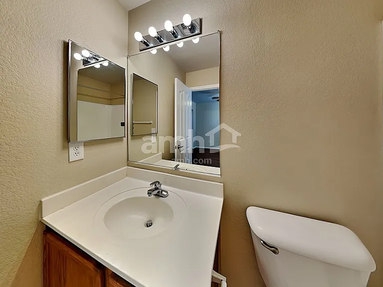 9454 W Virginia Ave — Photo 8