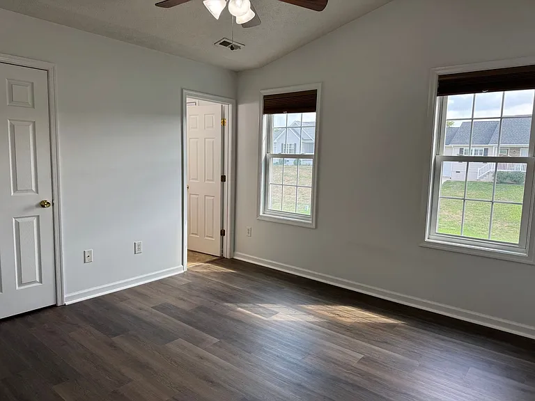 79 Thoroughbred Cir — Photo 10