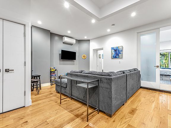 2nd image of 127 E 36th St #2D