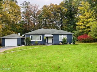 1949 Parkway Dr, Altoona, PA 16602