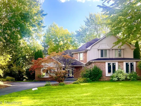4358 Yale Ct, Bloomfield Hills, MI 48302
