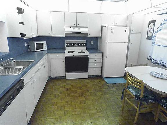 4th image of 250 S Hollybrook Ter APT 105