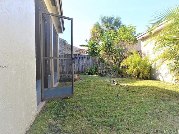 5th image of 205 N Ketch Dr
