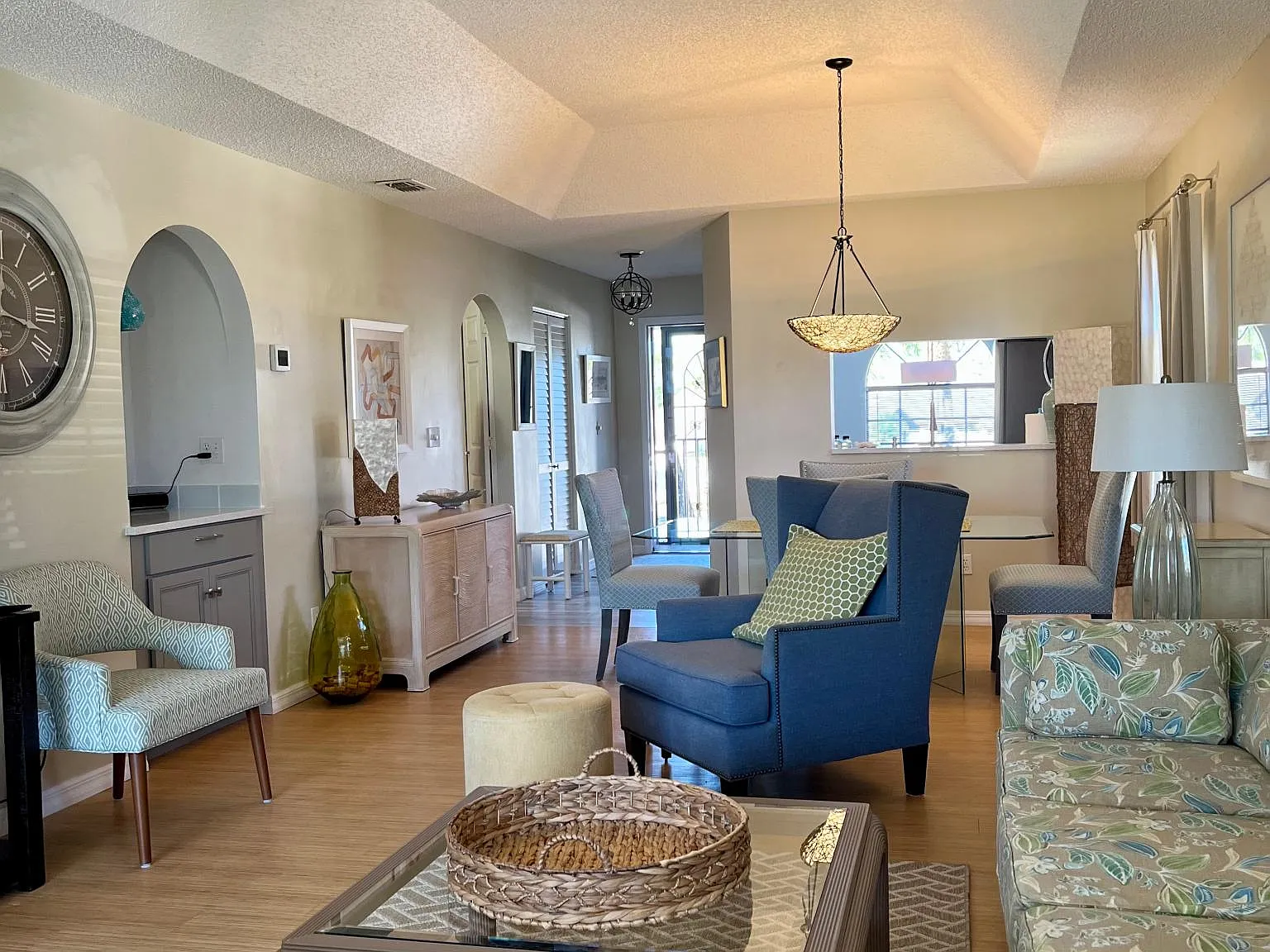 2 bed, 1300 sqft, $2,500 — Photo 3