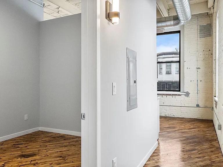 Westmoreland Lofts — Photo 23