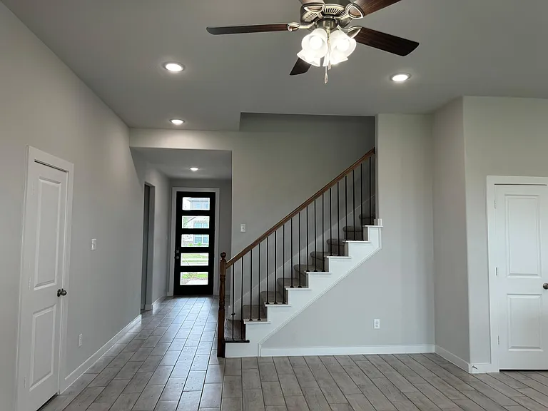 831 Rosebud Trl — Photo 10