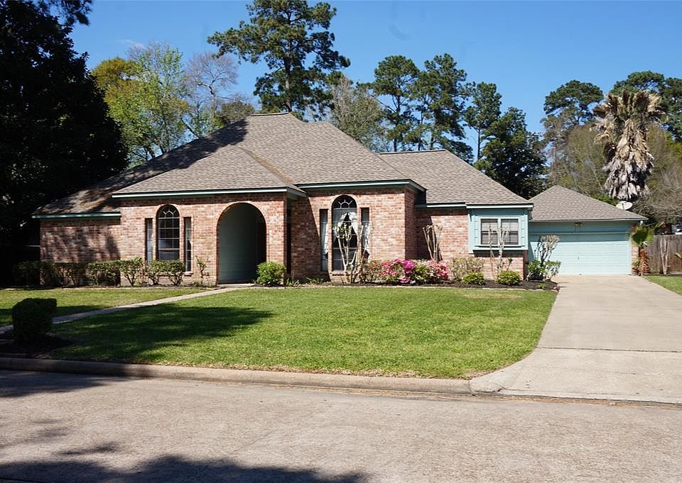1st image of 7527 17th Green Dr
