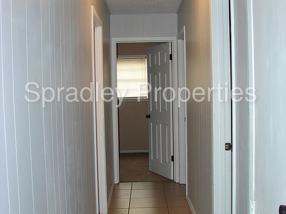 4th image of 105 S Sunshine Ln