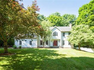 8 Great Oak Ln, Unionville, CT 06085