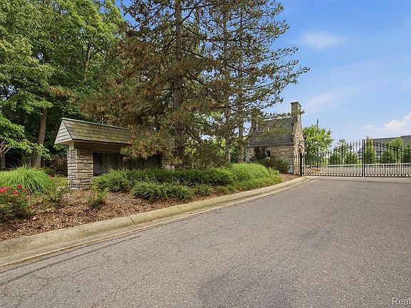 5th image of 2417 Heronwood Dr