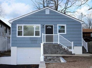 1047 Park Ave, Huntington, NY 11743