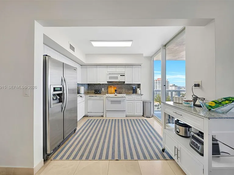 6301 Collins Ave #1708 — Photo 3
