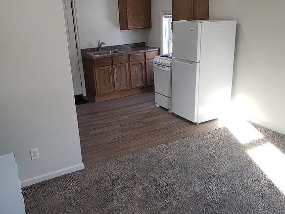 5th image of 2325 Bay St Unit B