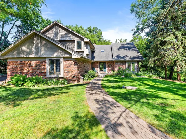 403 Inverdale Dr, Barrington, IL 60010