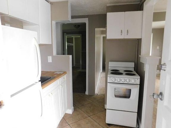3rd image of 2201 Titus Ave