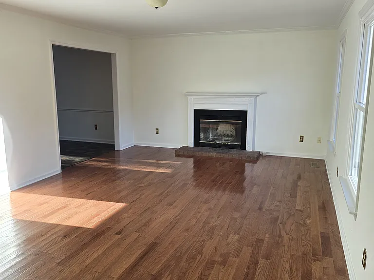 6828 Collinswood Dr — Photo 4