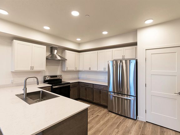 2nd image of 1140 Charlo St #302