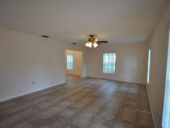 5th image of 602 Garden St