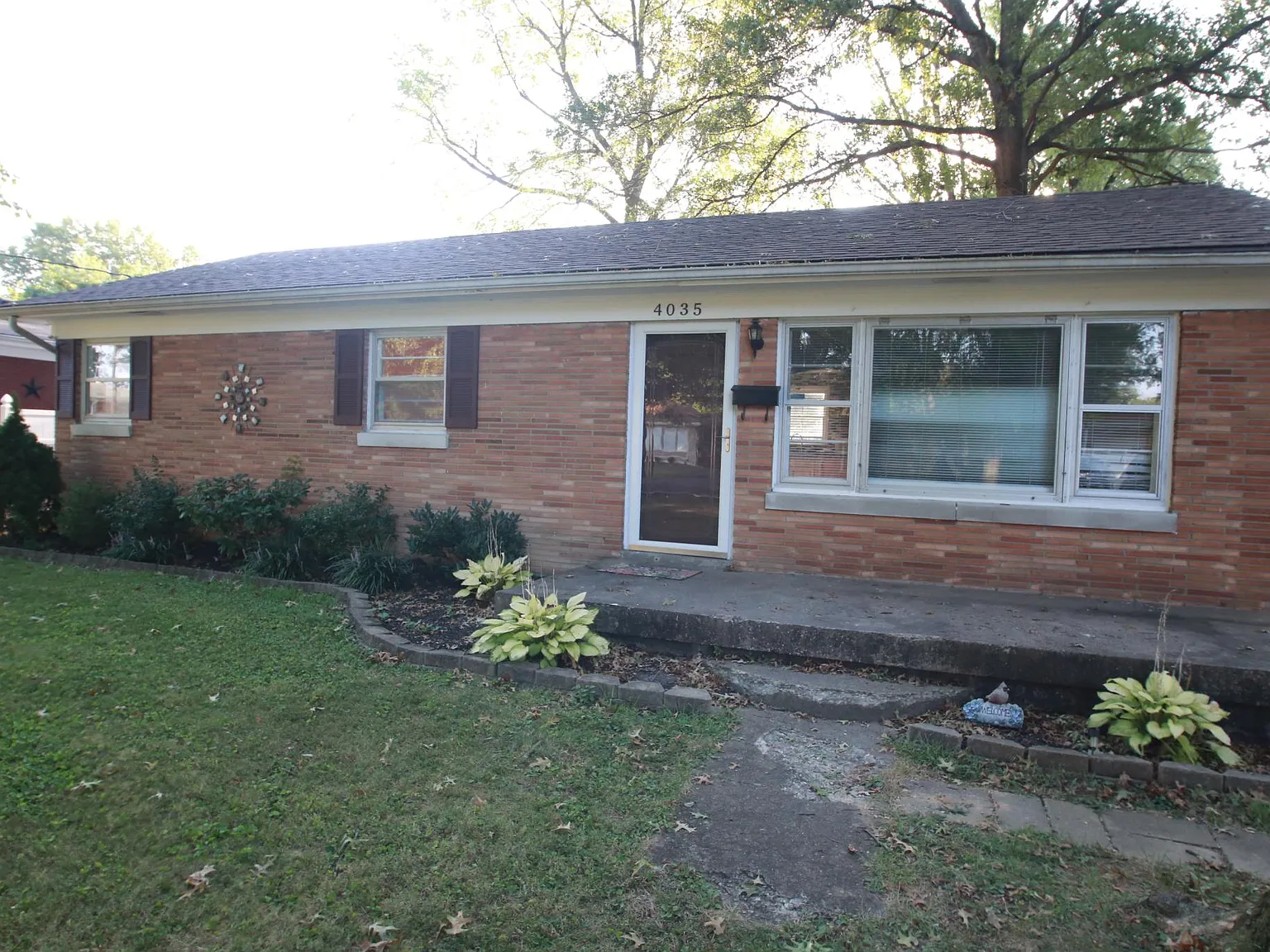 3 bed, 1050 sqft, $1,545 — Photo 2