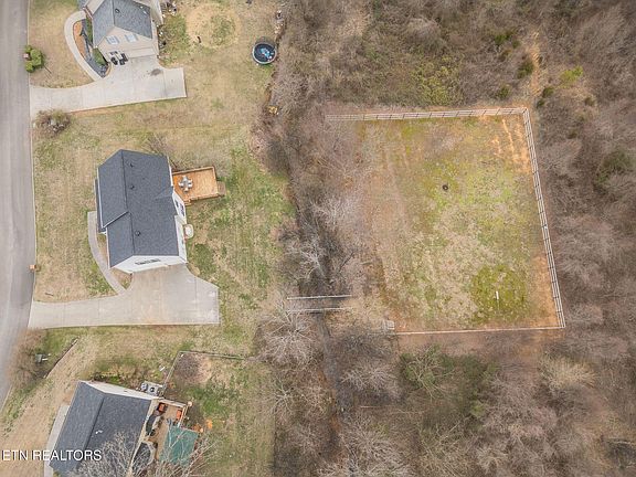 2nd image of 911 Westin Woods Ln