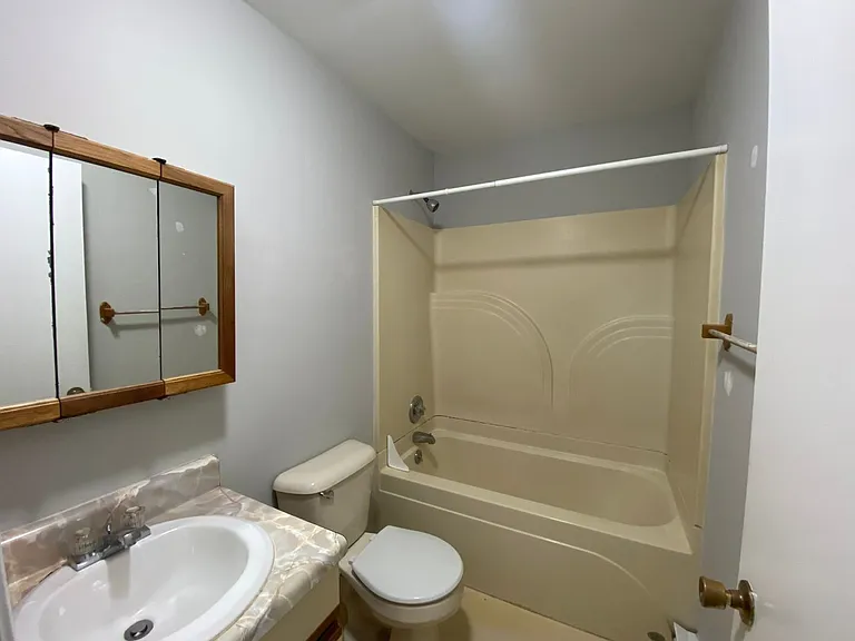 7505 Hawthorne Ave — Photo 12