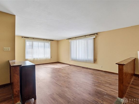 2nd image of 2051 Hamlet Dr