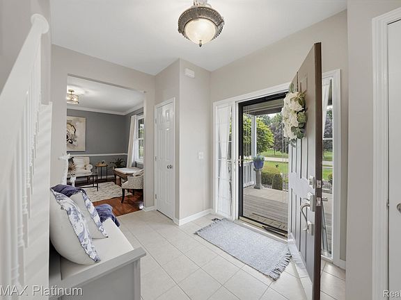 3rd image of 8927 Lantree Dr