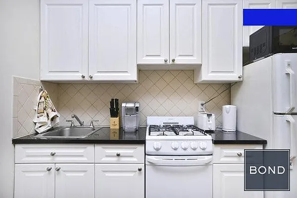 Rented by Bond New York | media 31