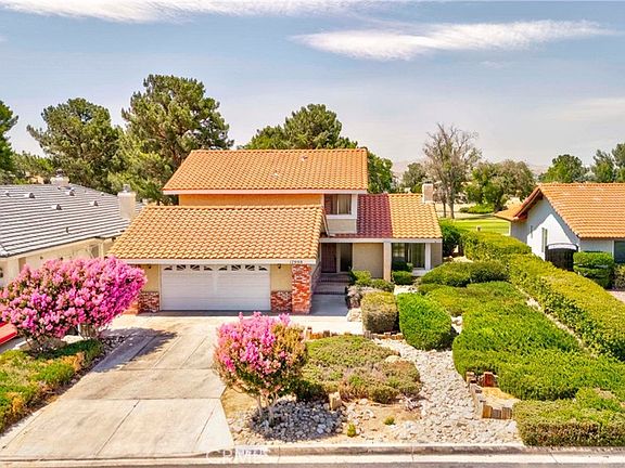5th image of 17998 Pebble Beach Dr
