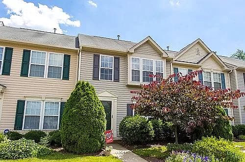1st image of 3005 Forest Cove Dr