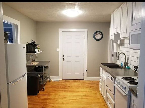 Entrance to kitchenette