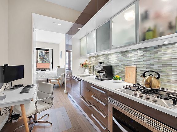 5th image of 75 Wall St APT 28I