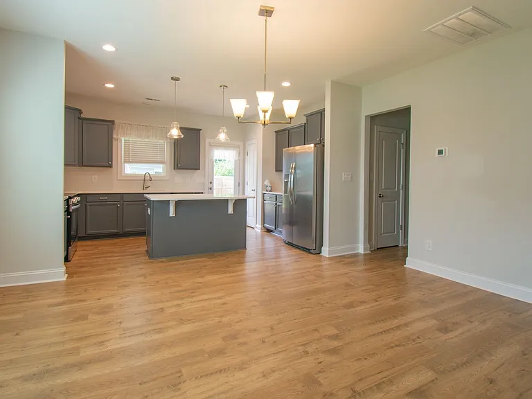 5611 Pondhaven Dr — Photo 5