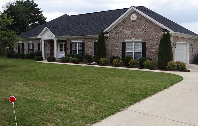 1st image of 100 Woodlawn Dr