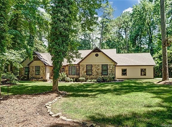 3rd image of 3309 Michelle Dr