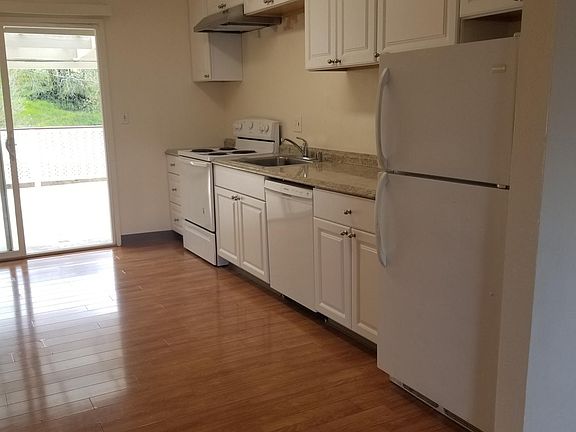 2nd image of 230 Nob Hill Ter