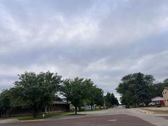 4th image of 107 W 10th St