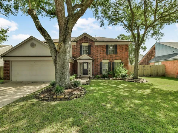 3905 Spring Circle Dr W, Pearland, TX 77584