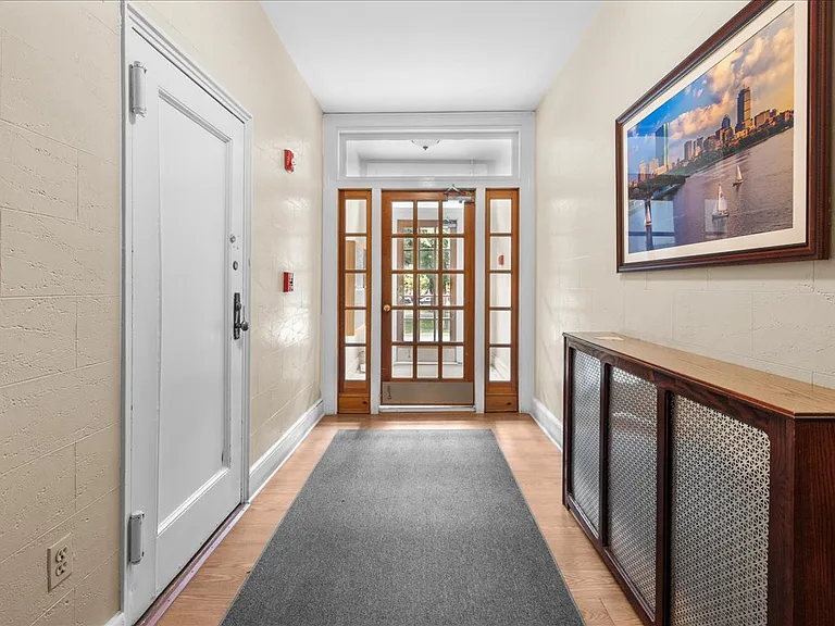 228 Commonwealth Ave #10 — Photo 17