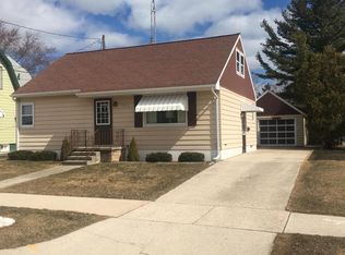 2105 Polk St, Two Rivers, WI 54241