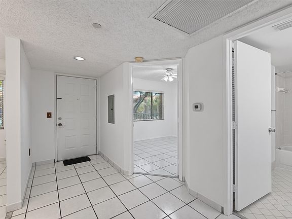 5th image of 900 SW 142nd Avenue #213l