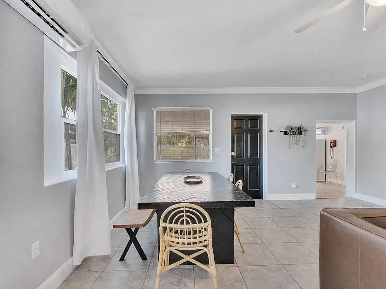 415 S Hyer Ave #B — Photo 8