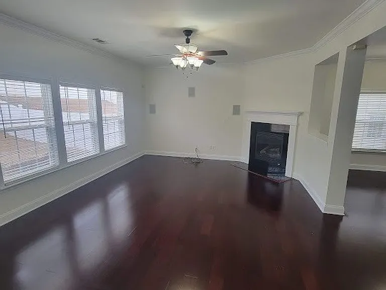 116 Silverspring Pl — Photo 3