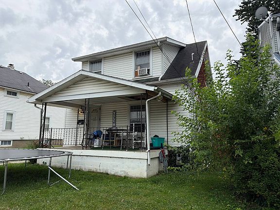 3rd image of 863 Oak Grove Ave