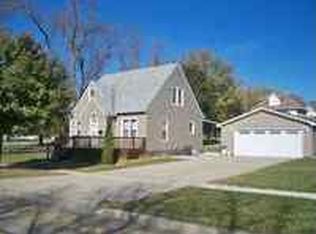 138 W 5th St, Readlyn, IA 50668